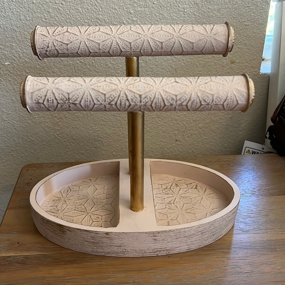 jewelry stand